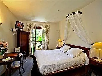 Hotel De L'etang Bleu Vieux-Mareuil