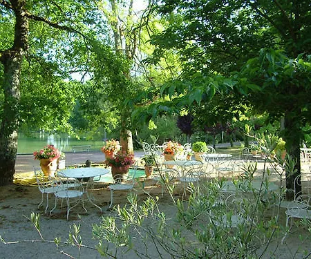 De L'etang Bleu 3*