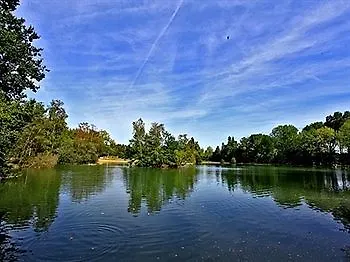 Hotel De L'etang Bleu Vieux-Mareuil