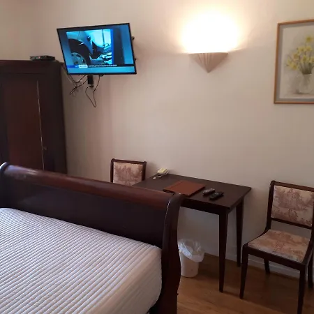 De L'etang Bleu Hotel 3*